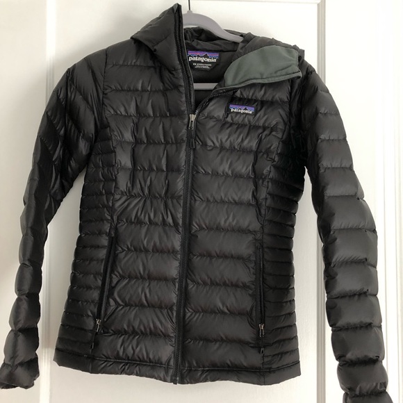 Patagonia Jackets & Blazers - Patagonia XS puffer hooded jacket